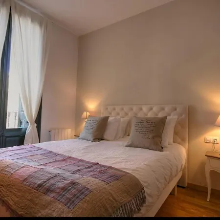 Midtown Gaudi Apartment