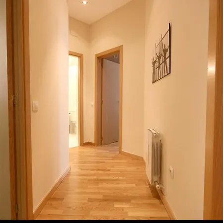 Midtown Gaudi Apartment Barcelona